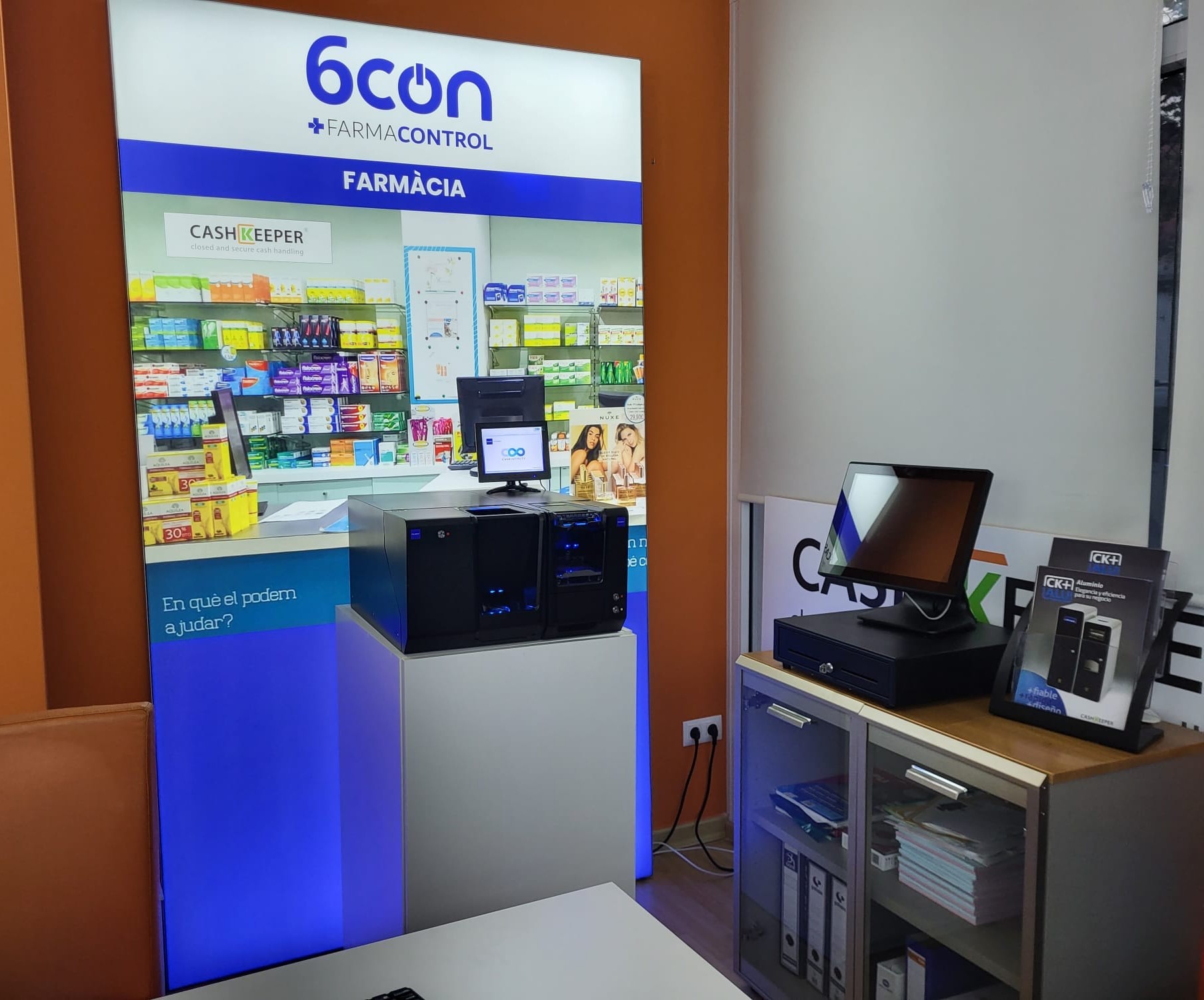 Zona de farmacia del showroom de 6CON
